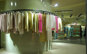 潍坊320平米现代简约风服装店装修设计效果图赏析